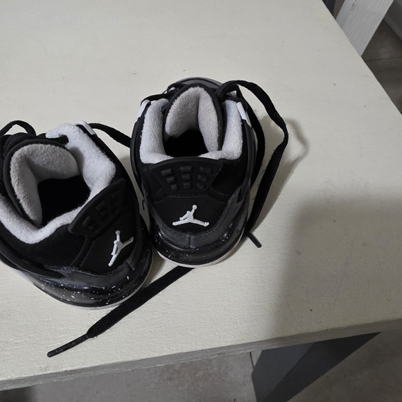 Jordan Black and Gray Kids Sneakers - Picture 3 of 4